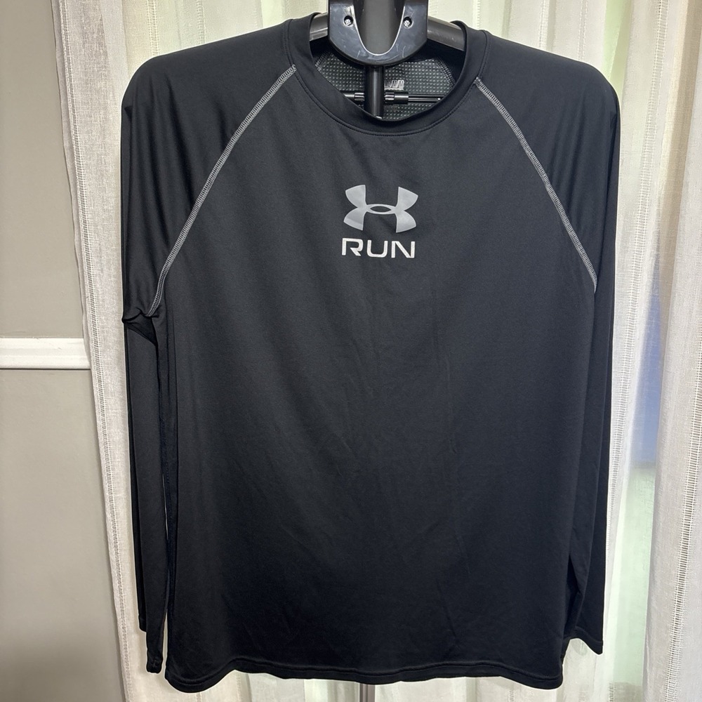 Men's Under Armour Black Long Sleeve Heatgear Relaxed Fit Shirt Size‎ Medium